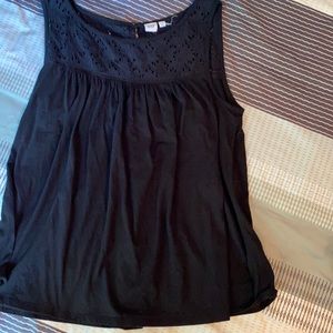 Gap sleeveless top